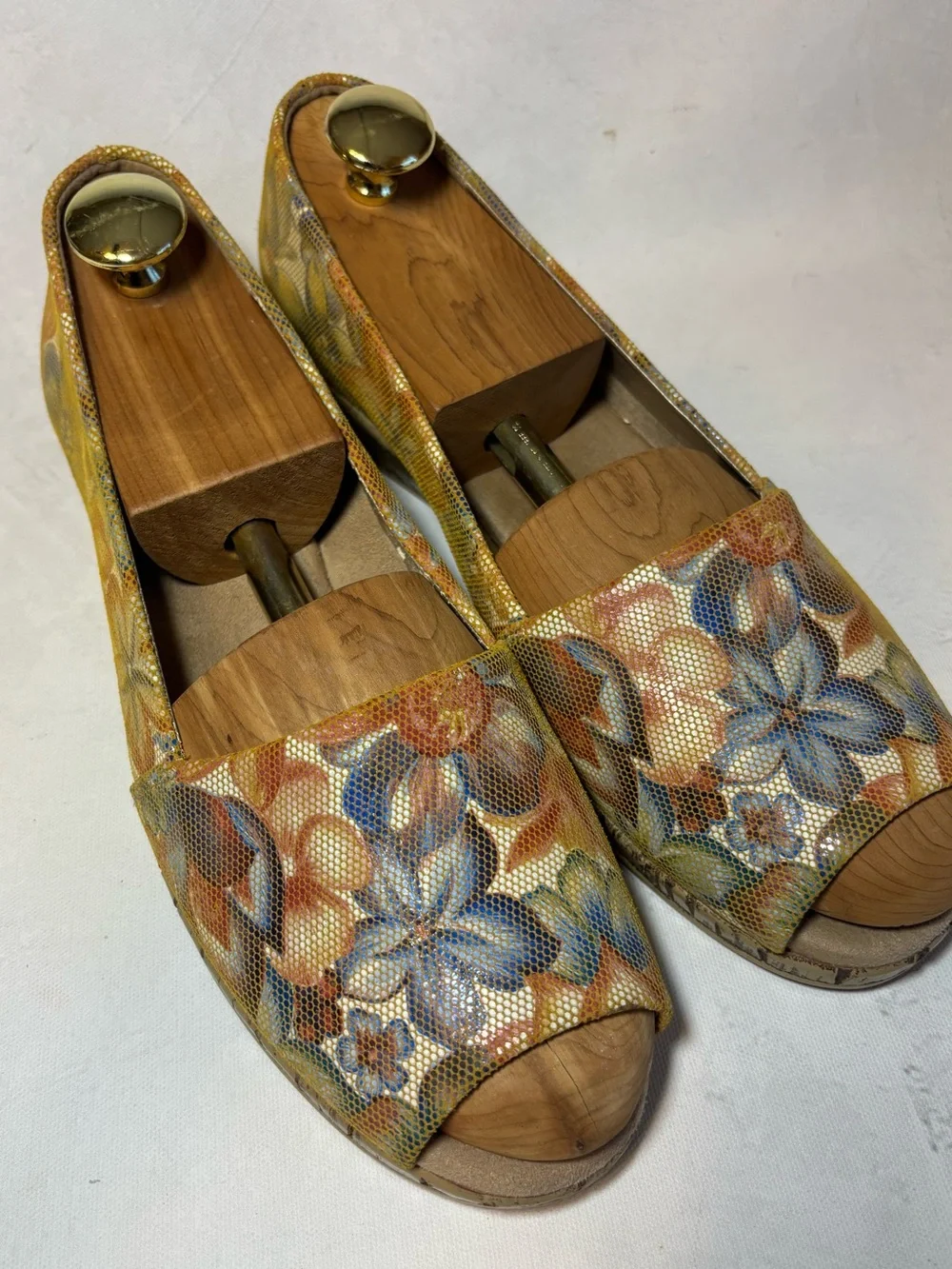Aerosols Spring Break peep toe floral leather wedges, size 11W wide, low heel